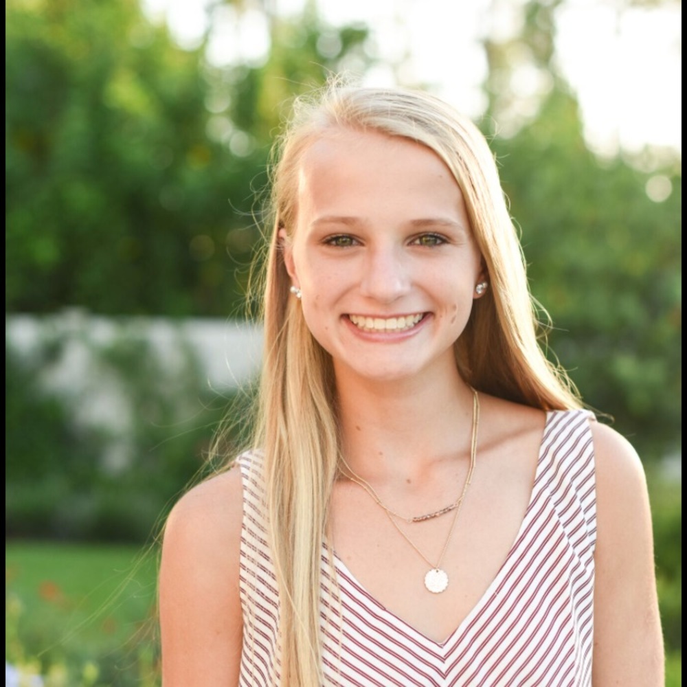 Meet your Posher, Alexis